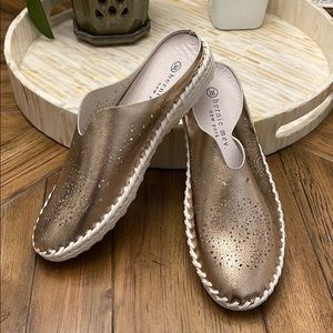 New Bernie Mev. TW 168 leather mules copper